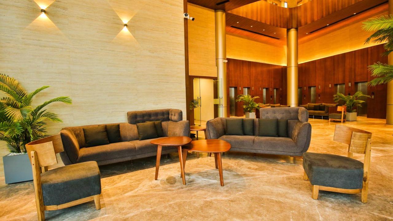 The Weekend Address Hotel Surat Exterior foto